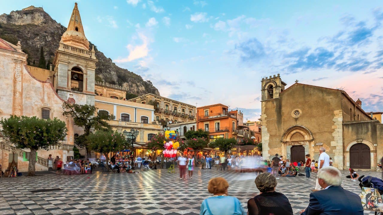 Taormina concierge background